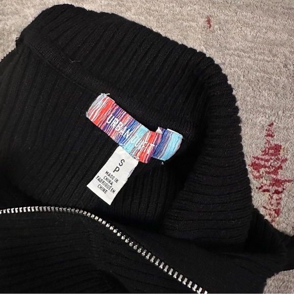 Urban outfitters knit sleeveless top S - Picture 5 of 5